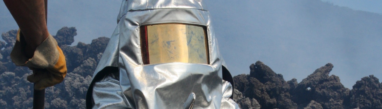 02. Volcanologist_heat_suit
