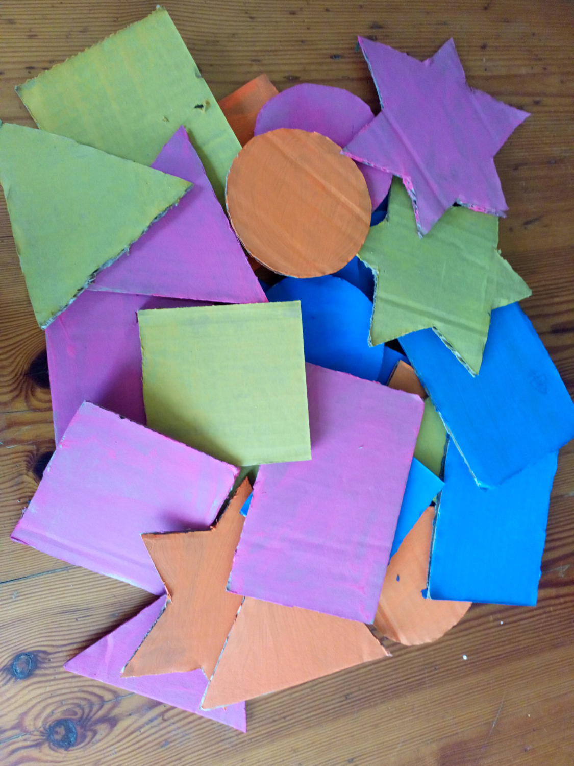 Cardboard building shapes NUSTEM