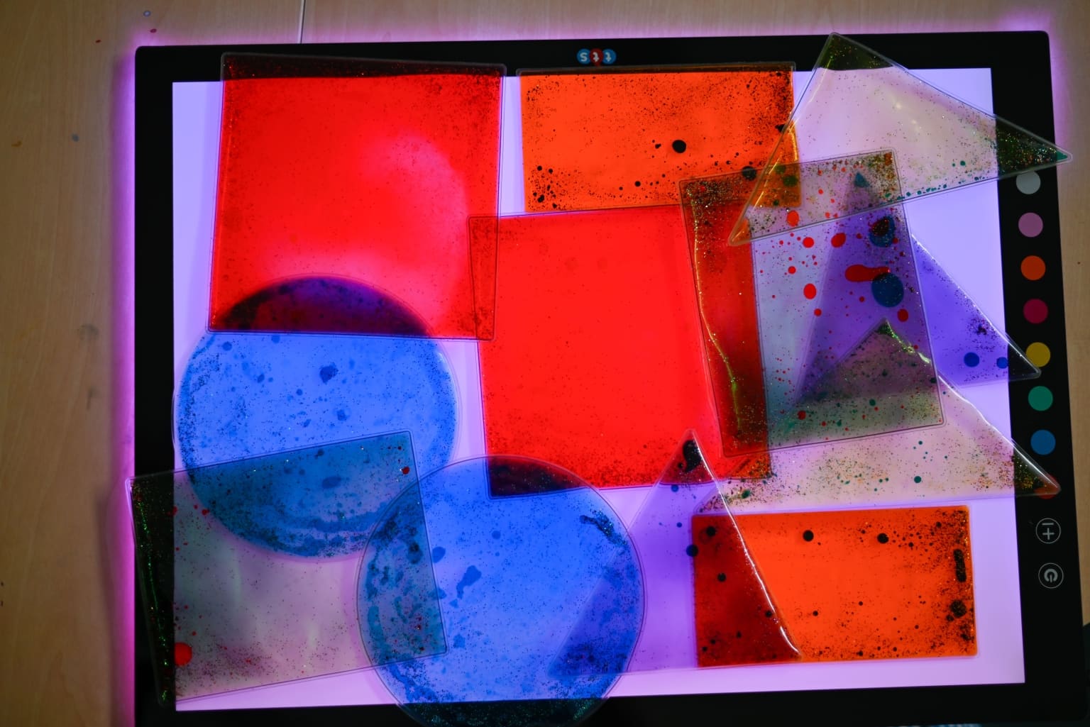 Light box provocation - NUSTEM